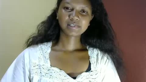 Snapshot of juicy_pretty chatting on 18, 2, 2025 stellah online show from 18, 2, 2025