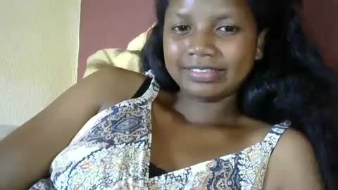 Snapshot of juicy_pretty chatting on 7, 3, 2025 stellah online show from 7, 3, 2025