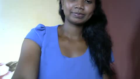 Snapshot of juicy_pretty chatting on 8, 3, 2025 stellah online show from 8, 3, 2025