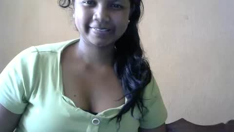 Snapshot of juicy_pretty chatting on 12, 9, 2025 stellah online show from 12, 9, 2025