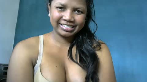 Snapshot of juicy_pretty chatting on 14, 9, 2025 stellah online show from 14, 9, 2025