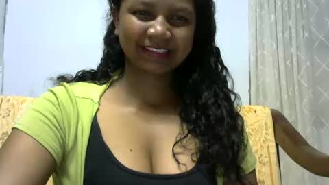 Snapshot of juicy_pretty chatting on 30, 9, 2025 stellah online show from 30, 9, 2025