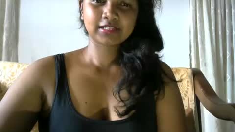Snapshot of juicy_pretty chatting on 2, 10, 2025 stellah online show from 2, 10, 2025