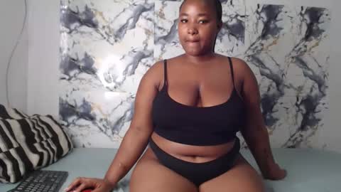 Snapshot of juicyjasminx chatting on 6, 5, 2026 juicyjasminx online show from 6, 5, 2026