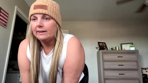 Snapshot of juicypeach36 chatting on 25, 1, 2025 JuicyPeach36 online show from 25, 1, 2025