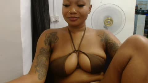 juicyxpink online show from 31, 3, 2026