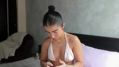 Snapshot of juieth_gv chatting on 6, 11, 2025 Andry but call me yulieth online show from 6, 11, 2025