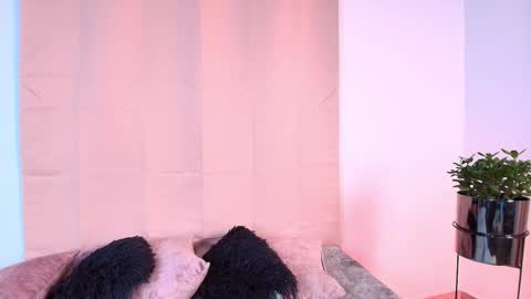 Snapshot of jules_n_gia chatting on 29, 10, 2025 Jules and Gia online show from 29, 10, 2025