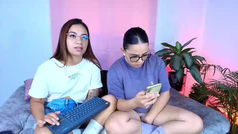 Snapshot of jules_n_gia chatting on 3, 12, 2025 Jules and Gia online show from 3, 12, 2025