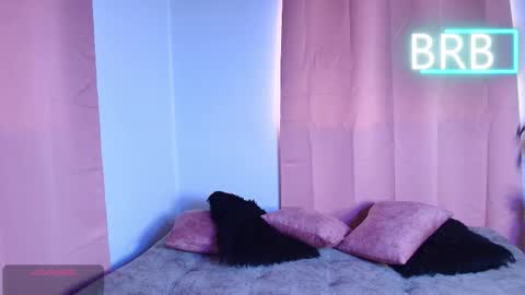 Jules and Gia online show from 1, 2, 2026