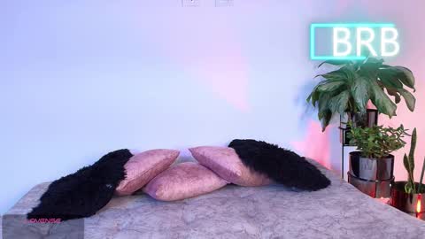 Jules and Gia online show from 23, 2, 2026