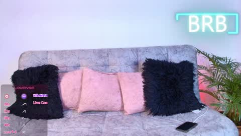 Jules and Gia online show from 8, 4, 2026