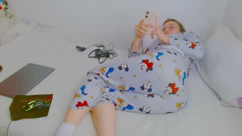  Juliana Torres  online show from 7, 2, 2026