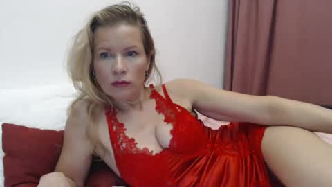 Snapshot of julia_giulia chatting on 5, 2, 2025 julia_giulia online show from 5, 2, 2025