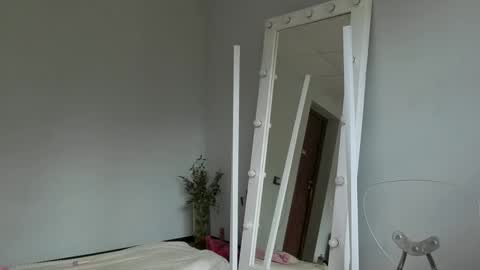 Snapshot of julia_giulia chatting on 17, 9, 2025 julia_giulia online show from 17, 9, 2025