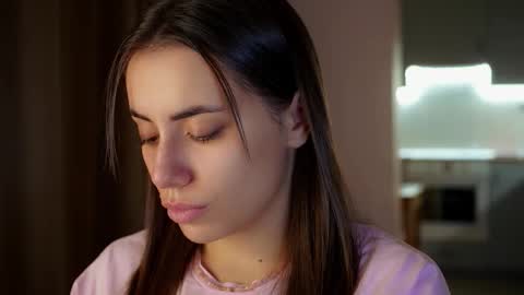 Snapshot of juliacontrol chatting on 1, 3, 2026 Molly online show from 1, 3, 2026