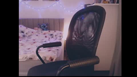 julialiones online show from 14, 6, 2026
