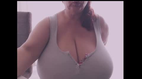 julialiones online show from 22, 6, 2026