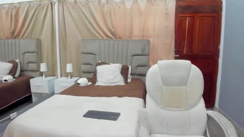 Snapshot of julian_billy chatting on 18, 2, 2025 julian billy online show from 18, 2, 2025