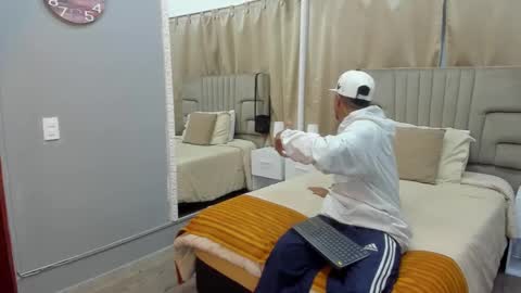 Snapshot of julian_billy chatting on 8, 3, 2025 julian billy online show from 8, 3, 2025