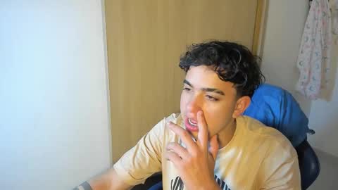 Snapshot of julian_billy chatting on 3, 11, 2025 julian billy online show from 3, 11, 2025