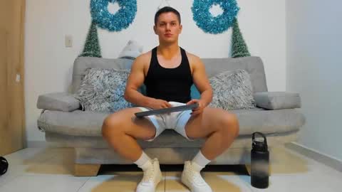 julian_wallace online show from 31, 12, 2024