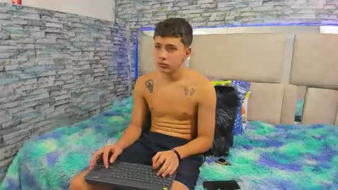 Snapshot of julian_wolf18 chatting on 31, 10, 2025 julian online show from 31, 10, 2025