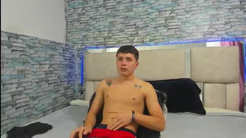 Snapshot of julian_wolf18 chatting on 6, 11, 2025 julian online show from 6, 11, 2025