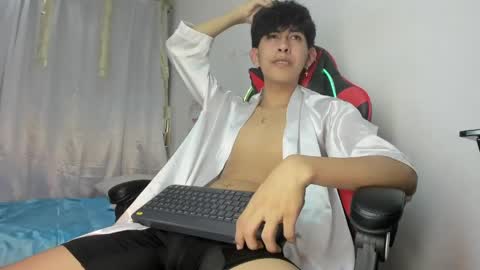 Snapshot of julian_xp chatting on 22, 4, 2026 Julian online show from 22, 4, 2026
