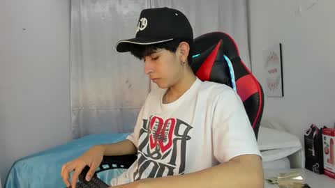 Snapshot of julian_xp chatting on 29, 4, 2026 Julian online show from 29, 4, 2026