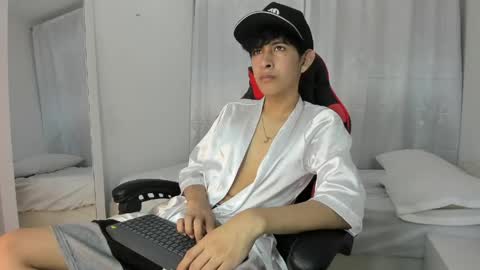 Snapshot of julian_xp chatting on 8, 5, 2026 Julian online show from 8, 5, 2026