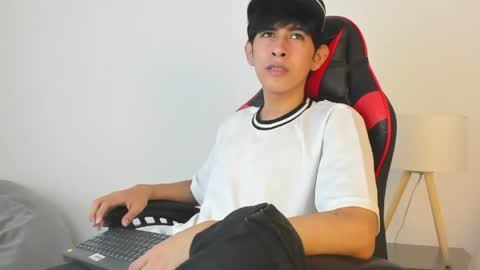 Snapshot of julian_xp chatting on 20, 5, 2026 Julian online show from 20, 5, 2026
