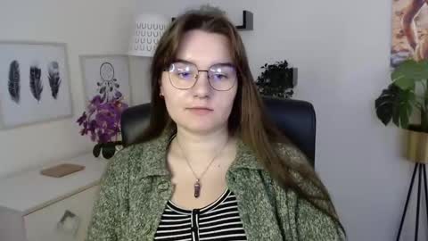 Snapshot of julie_extasy chatting on 15, 9, 2025 Julie online show from 15, 9, 2025