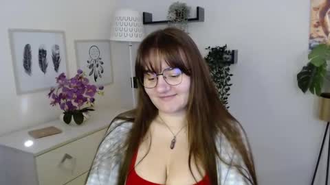 Snapshot of julie_extasy chatting on 13, 10, 2025 Julie online show from 13, 10, 2025