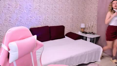 Snapshot of julie_flores chatting on 5, 1, 2025 Julie online show from 5, 1, 2025