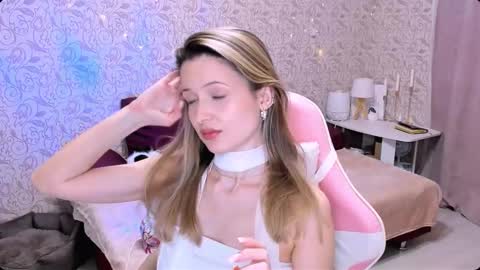 Snapshot of julie_flores chatting on 2, 3, 2025 Julie online show from 2, 3, 2025