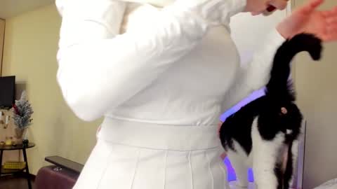 Snapshot of julie_flores chatting on 1, 11, 2025 Julie online show from 1, 11, 2025