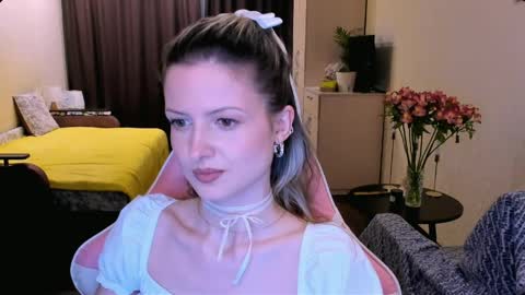 Julie online show from 7, 4, 2026