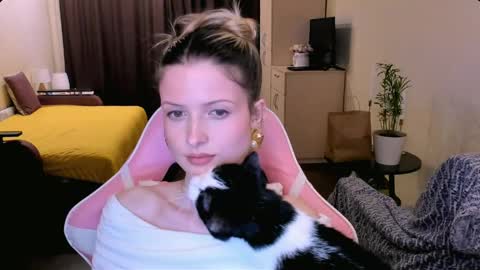 Julie online show from 19, 4, 2026