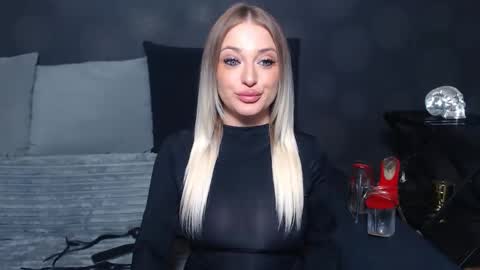 julia online show from 31, 3, 2026