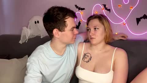 Julie and Thomas online show from 29, 10, 2025