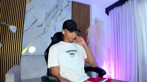 Julien online show from 2, 12, 2025