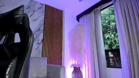 Julien online show from 4, 12, 2025