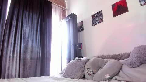 juliet_sourire online show from 7, 2, 2025