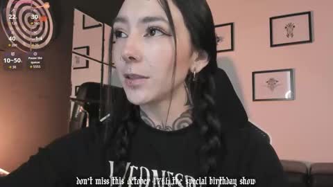 juliet_sourire online show from 4, 10, 2025