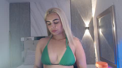 julieta__fox_ online show from 5, 6, 2026