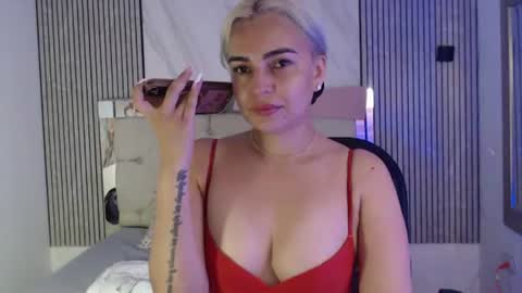 Snapshot of julieta__fox_ chatting on 12, 7, 2026 julieta__fox_ online show from 12, 7, 2026