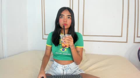 Juli online show from 28, 12, 2024