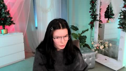 Julieta or Jully online show from 5, 1, 2025