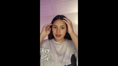 Snapshot of julieth1_ chatting on 21, 12, 2025 . online show from 21, 12, 2025